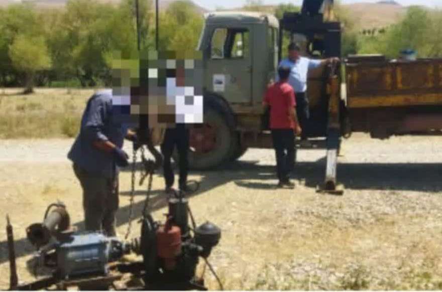 جمع آوری موتورپمپ های غیرمجاز از رودخانه زرینه رود در محدوده شهرستان بوکان